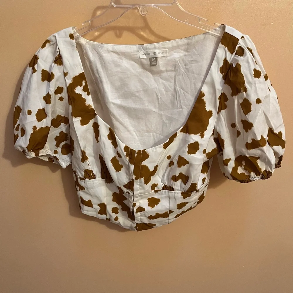 Backyard Roses Bailey Hook Top in white - Picture 4 of 8